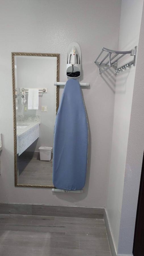 Regency Inn Norco Eksteriør bilde